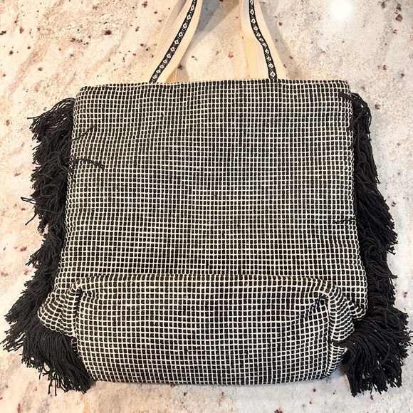 Boho Chic Woven Black and Cream Geometric Tote Bag- Olive and Coco Boutique Bag - Picture 4 of 5